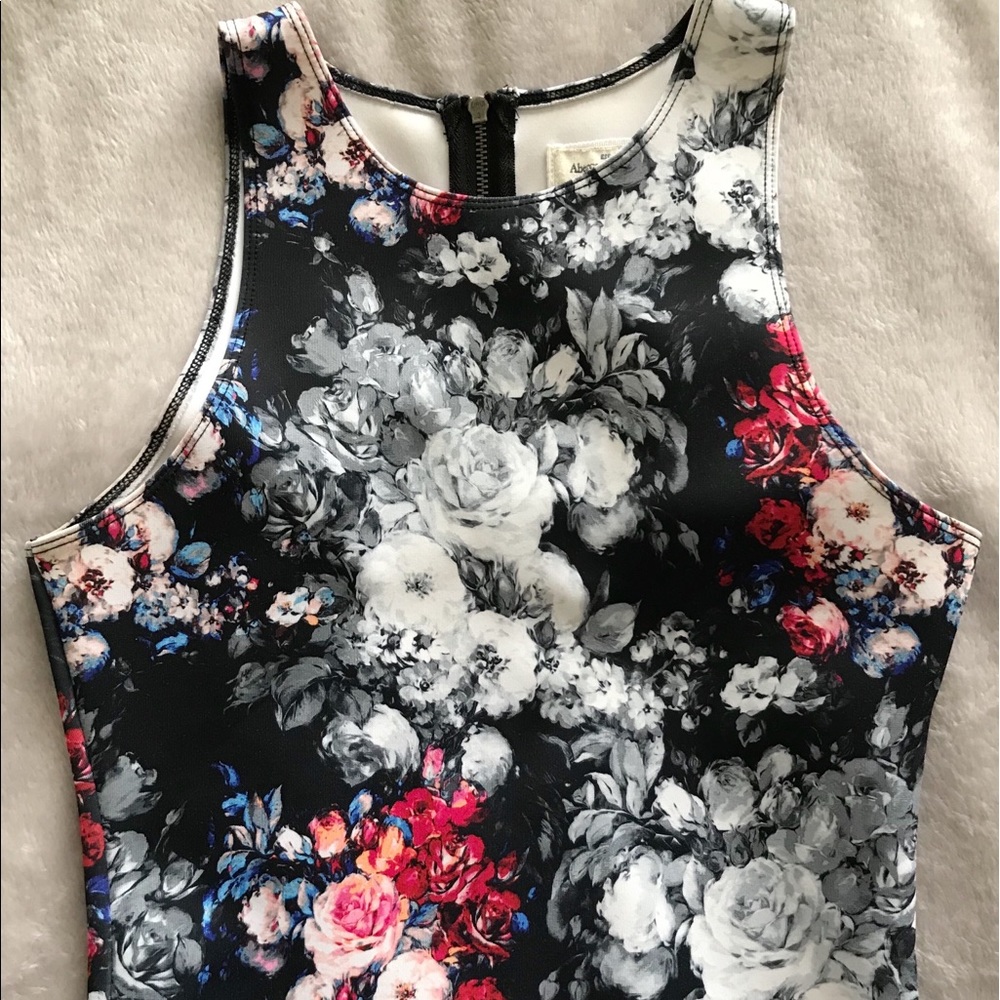 Floral print crop top